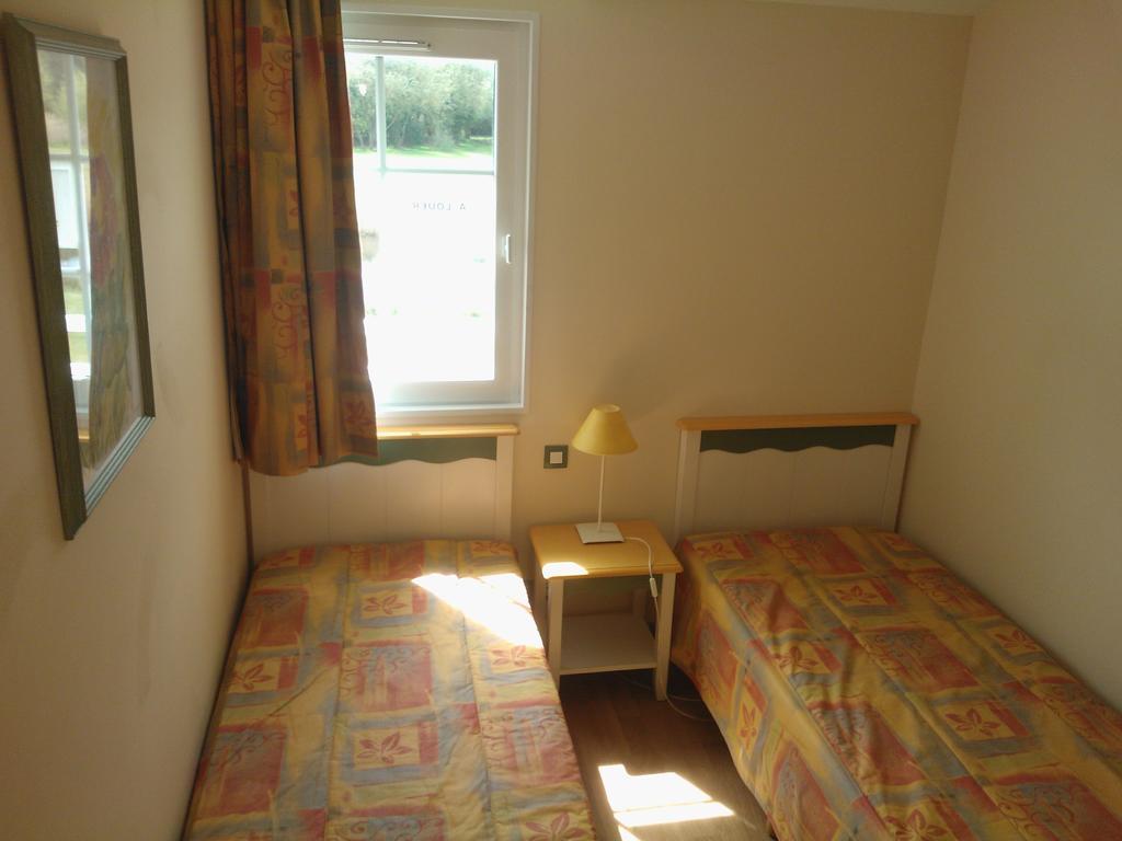 3 Bedrooms Holiday Home Golf Resort Port-Bourgenay Talmont-Saint-Hilaire Rum bild